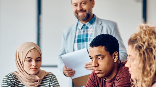 Management of Research Centers and Think Tanks